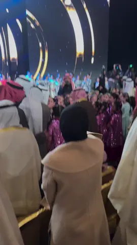 الأبناء أبناء الكويت  عند والد الجميع رعاه الله  سيدي حضرة صاحب السمو أمير البلاد المفدى #الشيخ_مشعل_الأحمد_الجابر_الصباح حفظه الله ورعاه  في اوبريت #السور_الخامس رعاكم الله سيدي سمو الأمير وسمو ولي العهد الأمين اللهم امين 🇰🇼🌹