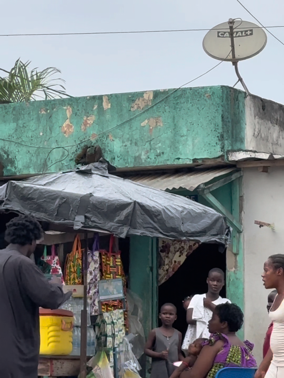 S'il te plaît maman, c'est une caméra cachée 📷 🇨🇮😂😂 #bouake225🇨🇮 #viralvideo #viral #france🇫🇷 #abidjan225🇨🇮 #tiktokabidjan❤️❤️🇨🇮🇨🇮 #tiktokmali🇲🇱223 #prank 