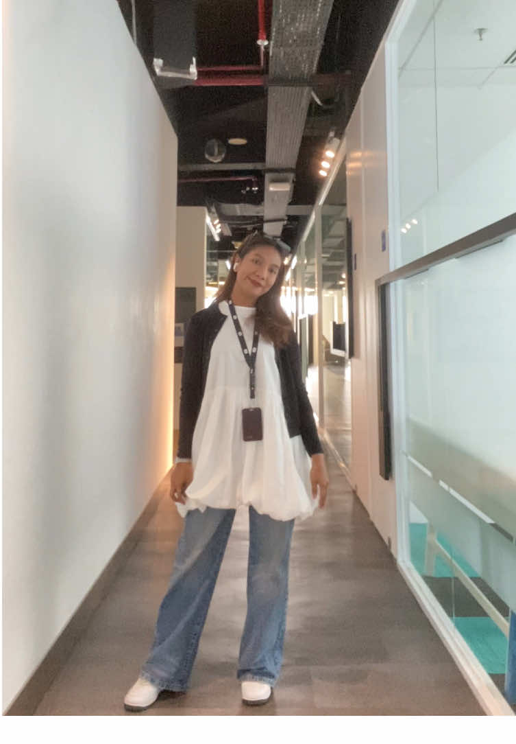 Monday🤍✨ #oufit #DailyRoutine #corporatelife #oufitinspo #OOTD #fyp 