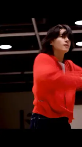 I had imagined what it would be like if he performed “Sagittarius” with his long hair, and yes it was granted🫠 #wooyoung #jungwooyoung #wooyoungateez #ateez #kpop #fyp 