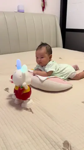 Em bị nghiền thỏ các cô chú ơiii. Giỏ hàng mẹ em có nè #viaconcung #nhavia #embedethuong♥️ #đồchoithongminhchobe 