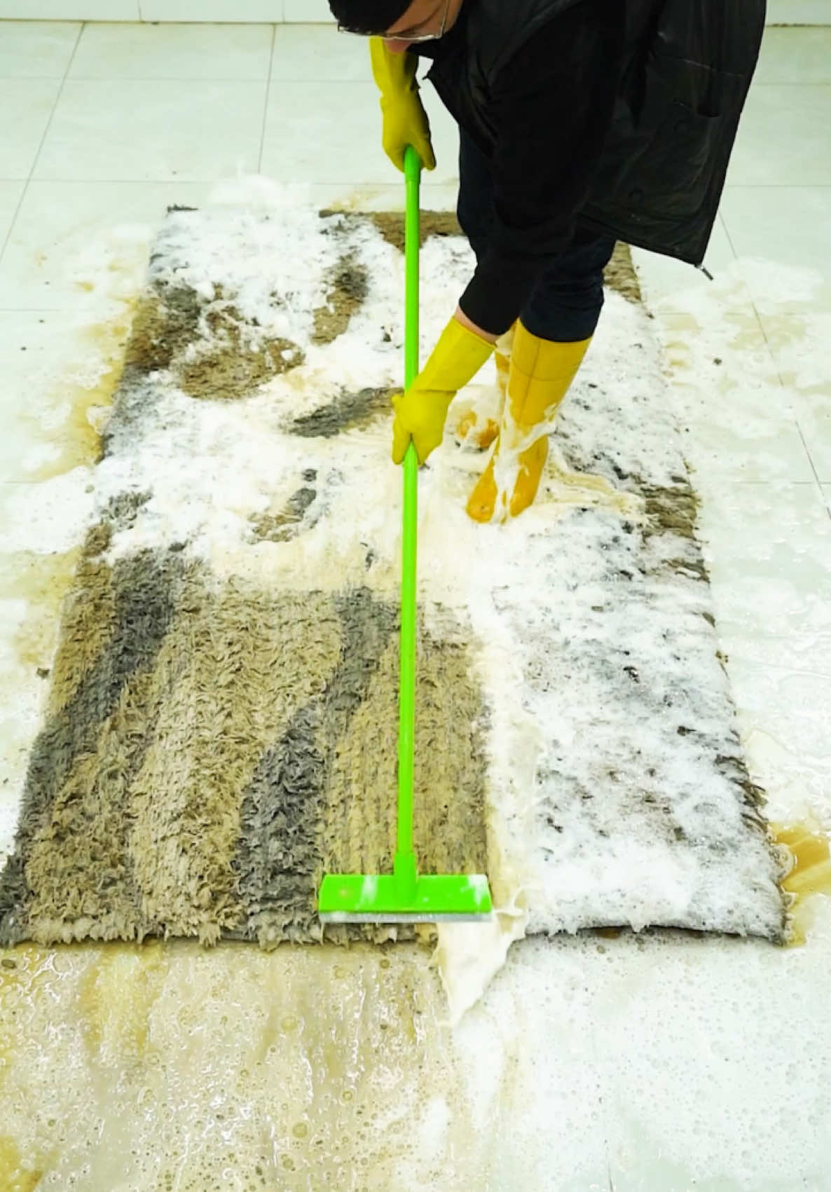 Shaggy cleaning #tiktok #satisfying #asmr #shorts #soclean 