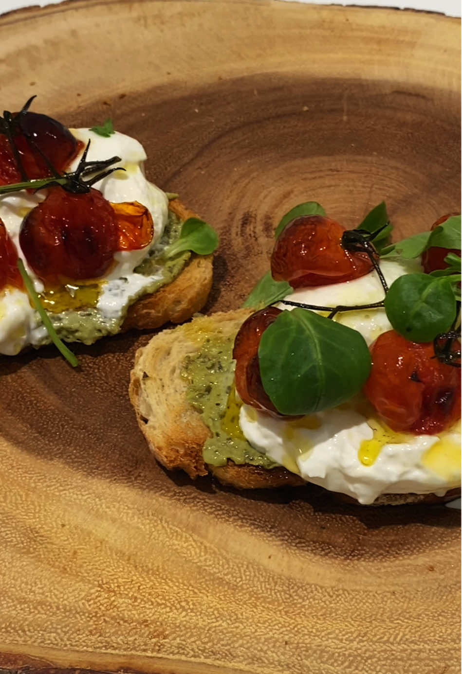 Hazte estos antipasti en menos de 10 minutos para disfrutar en cualquier momento 😋 (el secreto está en nuestro pesto 🌿) #LaMolisana #Pasta #PastaLaMolisana #Antipasti