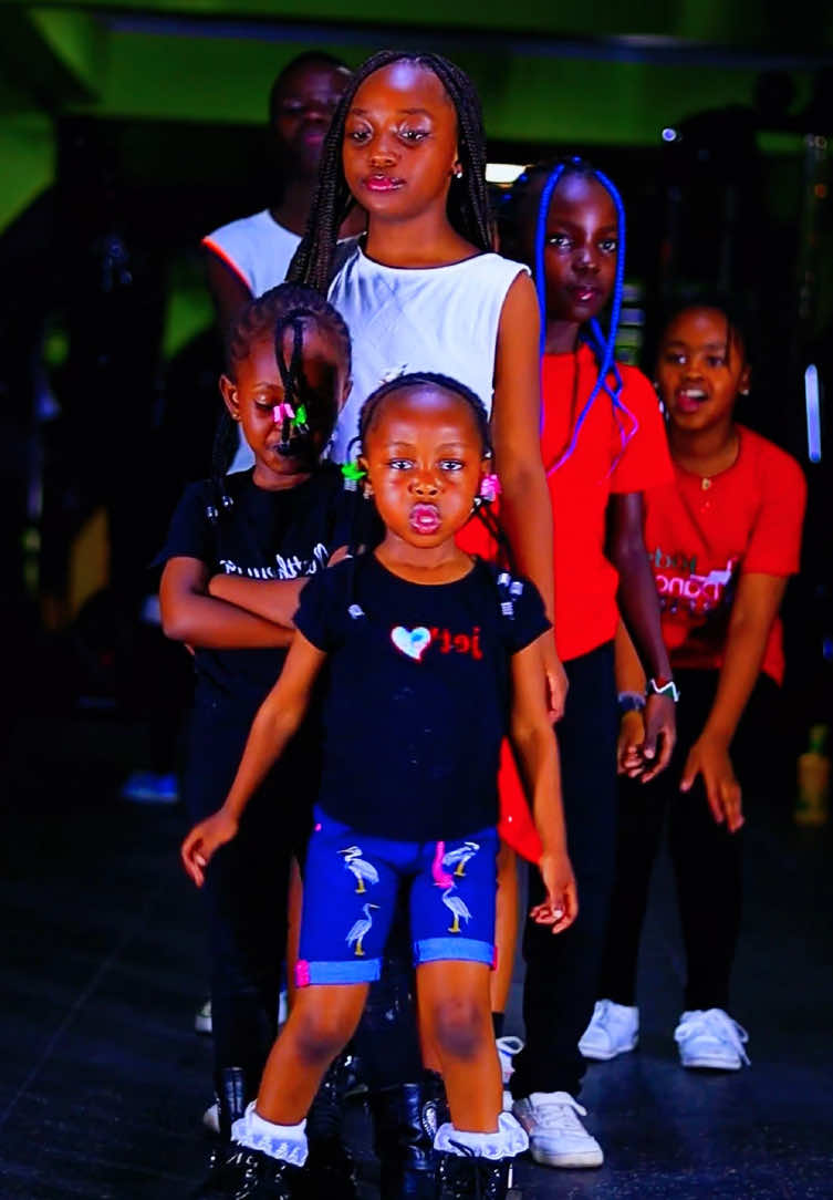 Born with rhythm 👧🏾👶🏾🔥😍 #dancetiktok #kidtiktok #dancetrend #africandance #dancevideo #BlackTikTok #naijatiktok  Children dancing on TikTok, viral dances from Africa  Viral kids trending  African music dance  African children dancing  Best dances to learn  TikTok children dance  Kids dancing on TikTok  Trending dance children 