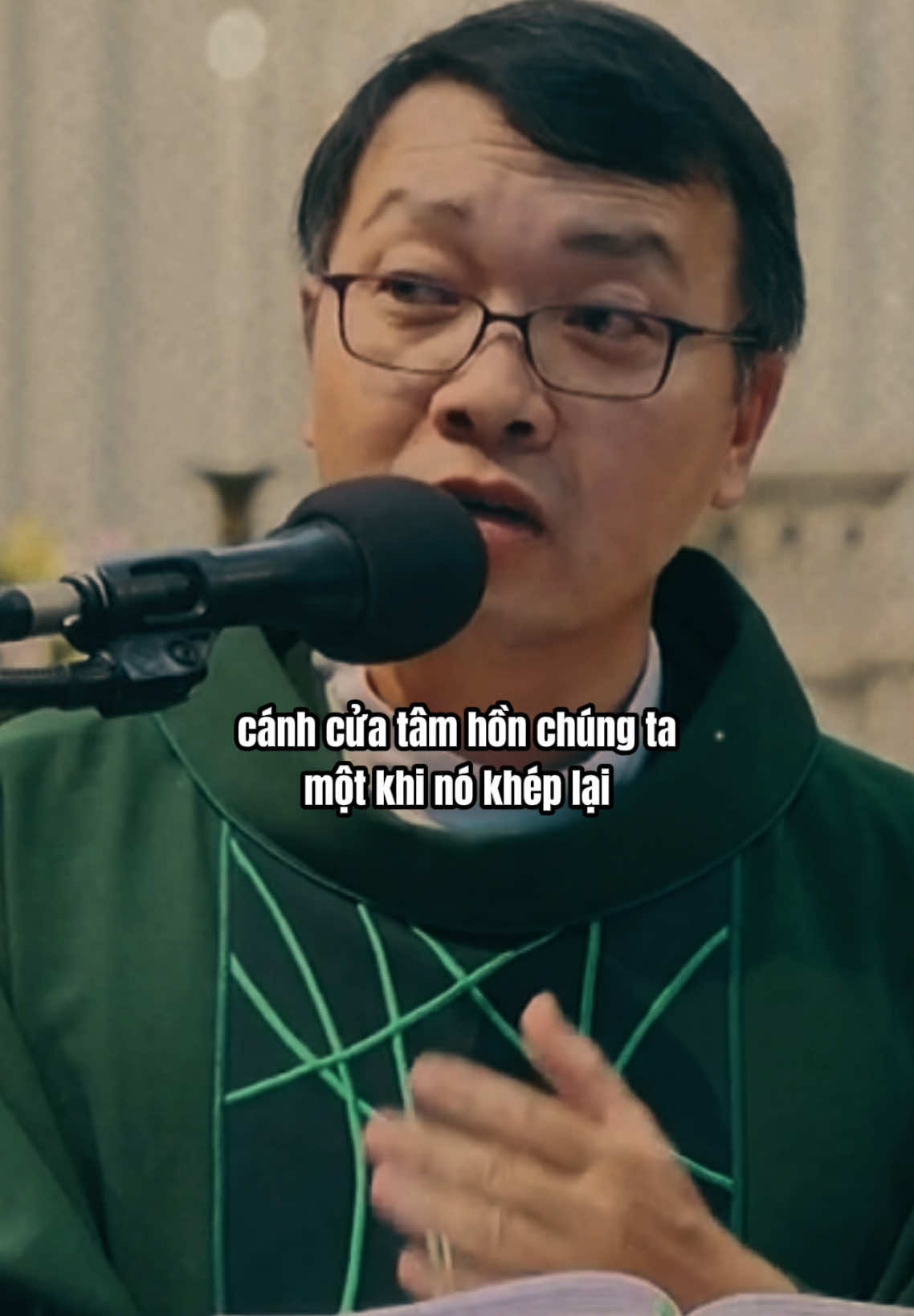 Cánh cửa tâm hồn chúng ta một khi nó khép lại, đố ai mở ra được 😔  #cauchuyencuocsong #linhmucphuongdinhtoai #binhan #binhancatholic #catholictiktok 