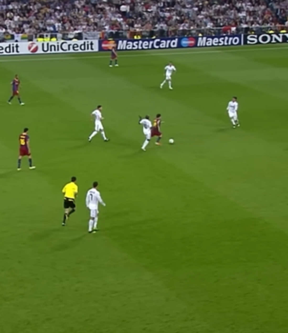 the goat managed to humiliate Real Madrid🤡 #viral #football #messi 