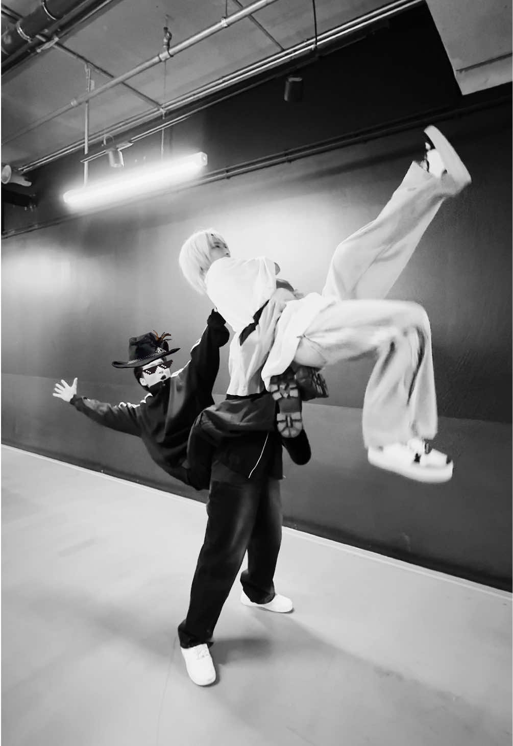 🐎 #ATEEZ #에이티즈 #SEONGHWA #성화 #YUNHO #윤호 #SAN #산