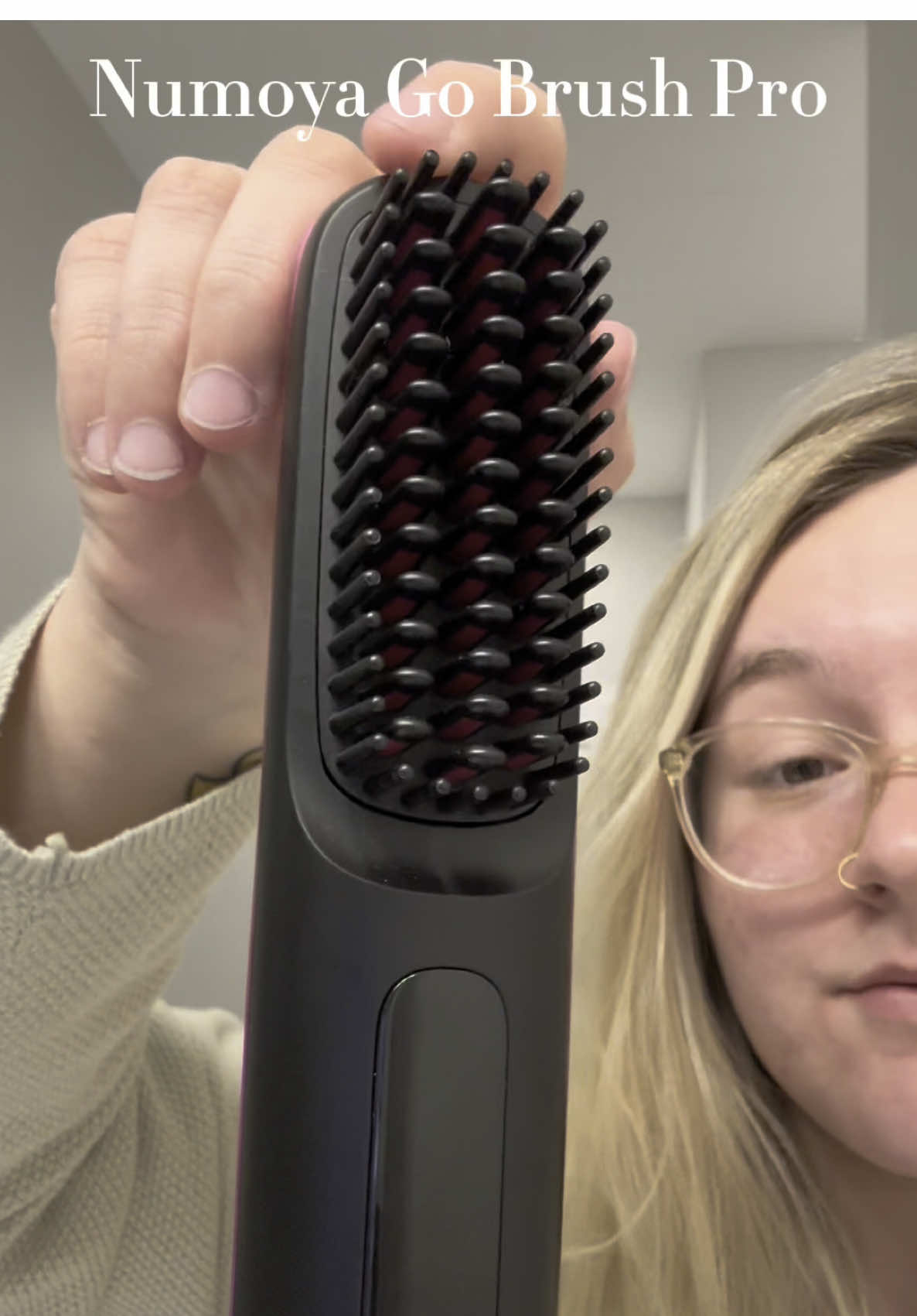 l am absolutely loving this Go Brush Pro from Numoya Hair. It has three different heat settings, and heats up very fast. It comes with a USB charger so it is very easy to charge on the go in the car, or at work on your computer. I have very straight hair, but this brush is perfect to help with frizz, or when you get an indent in your hair due to having it up in a ponytail. It is a perfect size to fit in your bag as well. I love this brush, and will definitely continue to use it. #numoya #numoyagobrushpro #numoyahair #hairbrush #straighthair #heatedhairbrush #review #reviews #influencer #CapCut #trend #trending #creatorsearchinsights #foryoupage #fyp 