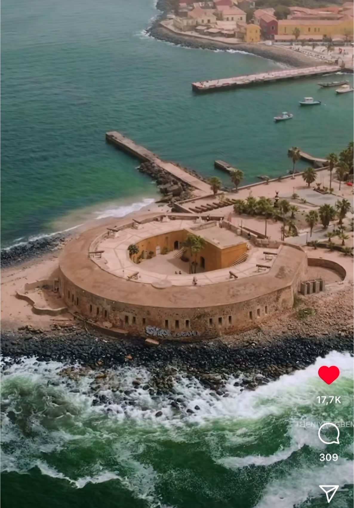 Senegal  🇸🇳 in 20seconds  I saw this video I could not help but repost it this is such a beautiful piece   Video and creator credit: @theniyifagbemi  #traveltiktok #travel  #experience #travelbucketlist 