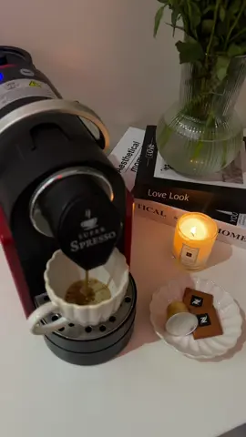 قهوتي 🫶🏻 #اكسبلورexplore #حركة_إكسبلور #fyp #تصوير #تصويري #بيتي #شي_ان #شي_انshein #نسبريسو #جومالون #ورد #شموع #espresso #قهوتي #قهوه #كويت #kwuait 
