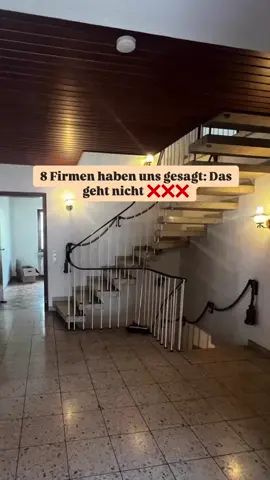 Wenn dir jemand sagt: ‚Das geht nicht‘ – frag einfach jemand anderen! 😏 Wir wollten eine Treppe mit Podest, aber 8 Firmen sagten nein. Die 9. hat’s einfach gemacht. 😍✨ Moral der Geschichte: Lass dich nicht entmutigen! Manchmal braucht es nur die richtigen Leute, die an deine Idee glauben. 💡 Habt ihr schonmal ähnliches erlebt? Schreibt es in die Kommentare 👀👇 #BeforeAndAfter #Transformation #HomeTransformation #DiyProjekt #InterieurLovers #Wohninspiration #Bauupdate#ReelsDeutschland #ReelsViral #ReelTrend #FYP #Inspo #InstagramReels #reelsdaily 