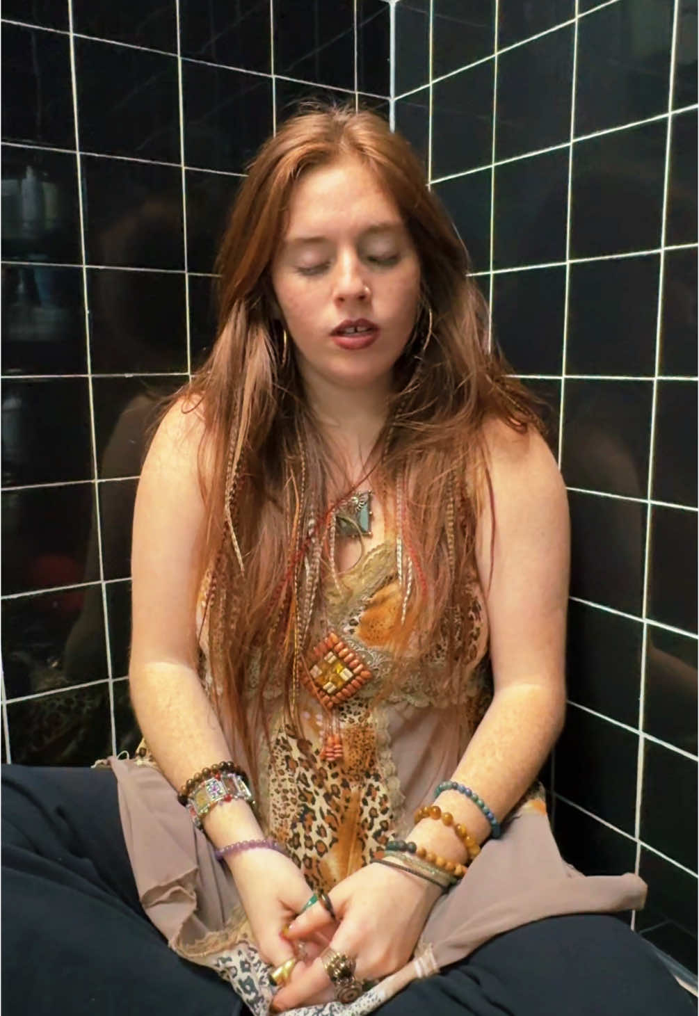 I wanna dance with somebody 💃 #whitneyhouston #cover #vella 