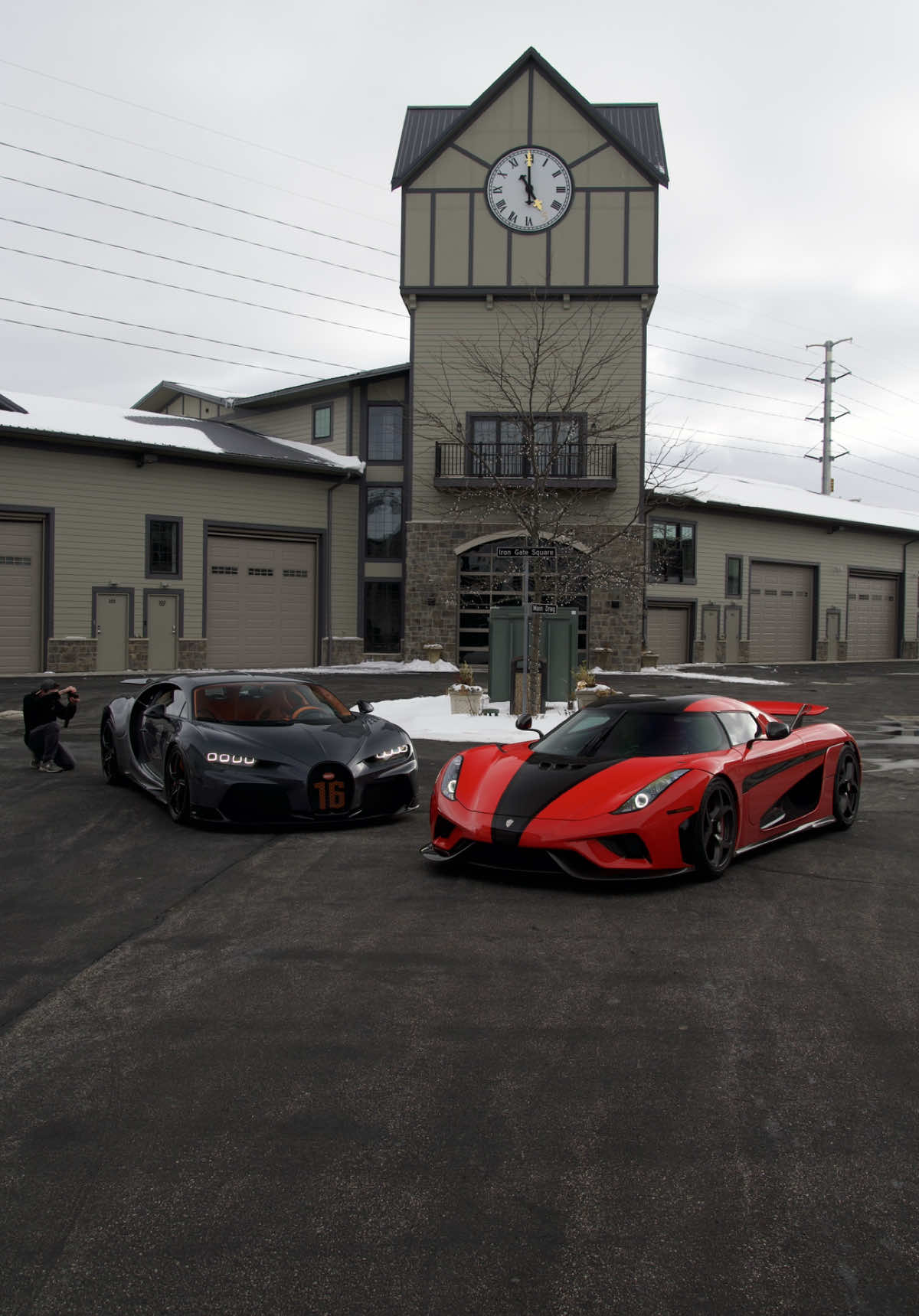 Chiron SS & Regera @The Hamilton Collection #bugatti #koenigsegg #regera #chiron #hypercar #chironss #supersport #hamiltoncollection #irongatemotorcondos #hypercars #egg 