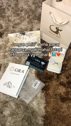 Cincin harga sederhana tampilan mewah barang berkualitas, sudah dikasi paket lengkap💯🌹 Buat yang bingung sama ukuran cincin nya,ini ukuran off size ya bisa di atur sendiri kecilin besarin pake tangan #cincin #cincinkawin #cincintunangan #cincintitanium #cincinnikah #cincinmewah #cincinwanita #cincincewe #cincinkeren #cincinmurah #cincincakep #cuantanpabatas #beranda #4u 