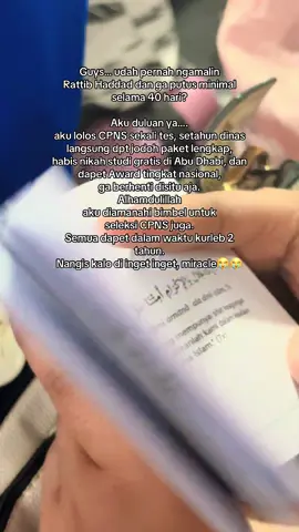 Aku berusaha tapi kalo dapetin ini itu secepat sekarang kaya ga mungkin… ternyata selain doa orang tua yg kuat. Amalan rutin yaitu Rattib Haddad yg aku langit kan setiap saat juga maha dahsyat.  Jadi kalo banyak yang nya mbak Tips-nya apa, selain gigih dan terus berusaha jangan pernah lupain jalur langit untuk Ni kang semuanya, inget kita manusia yang di ciptakan oleh sang maha kuasa. Analogi nya deket sm pimpinan yg punya pimpinan dj kantor aja kita bisa dpt banyak previlege apalagi deket sm yg punya dunia… langsung cling!!! Apa aja yang kamu mau dikabulin secepat kilat. CO yaaa, buku saku Rattib Haddad yg bisa dibawa kemana mana.  #rattibulhaddad #ratibhadad #dzikirratibulhaddad #ratibalhaddad 