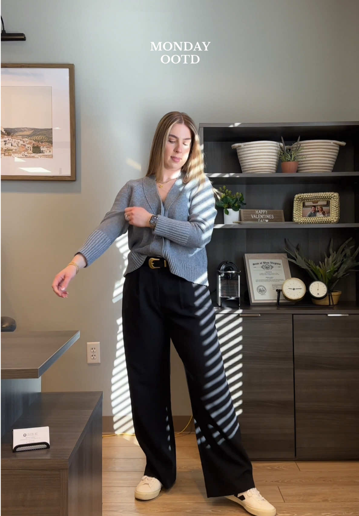 Very casual Monday office outfit, have the best week! ✨ #OOTD #casualoutfits #workoutfit #outfitinspo #outfitinspo  @abercrombie @Veja  