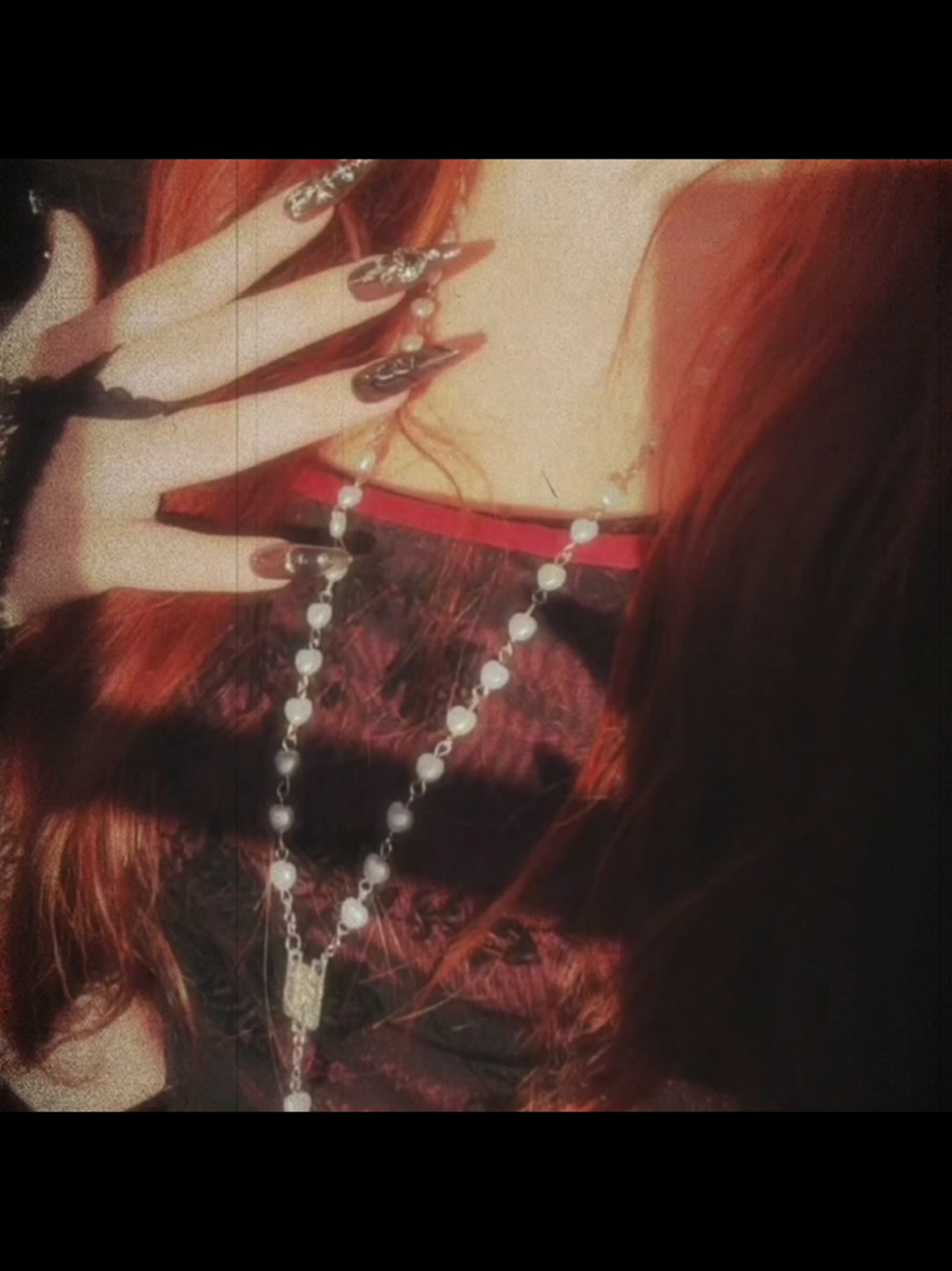 but with my cat face 🖤 #aestheticvibes #facelesspics #faceless #aesthetic #alt #photography #blackcat 