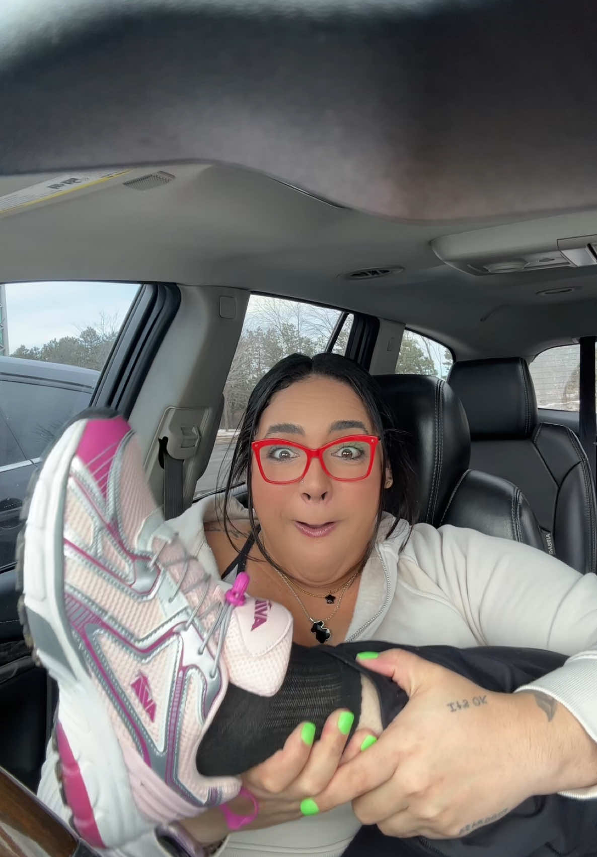 Corran para Walmart 💕💕 . . . . . . . . . . . #fy #foryou #parati #fyp #influencer #latina #creadoradecontenido #walmartfinds #walmart #walmartdeals #walmartshoes #walmarthaul #aviasneakers #avia5000 #avia #trend #viralvideo #mom #MomsofTikTok #momlife #mama #mamaprimeriza #pregnant #mamitasdetiktok #humor #boricua #comedia 