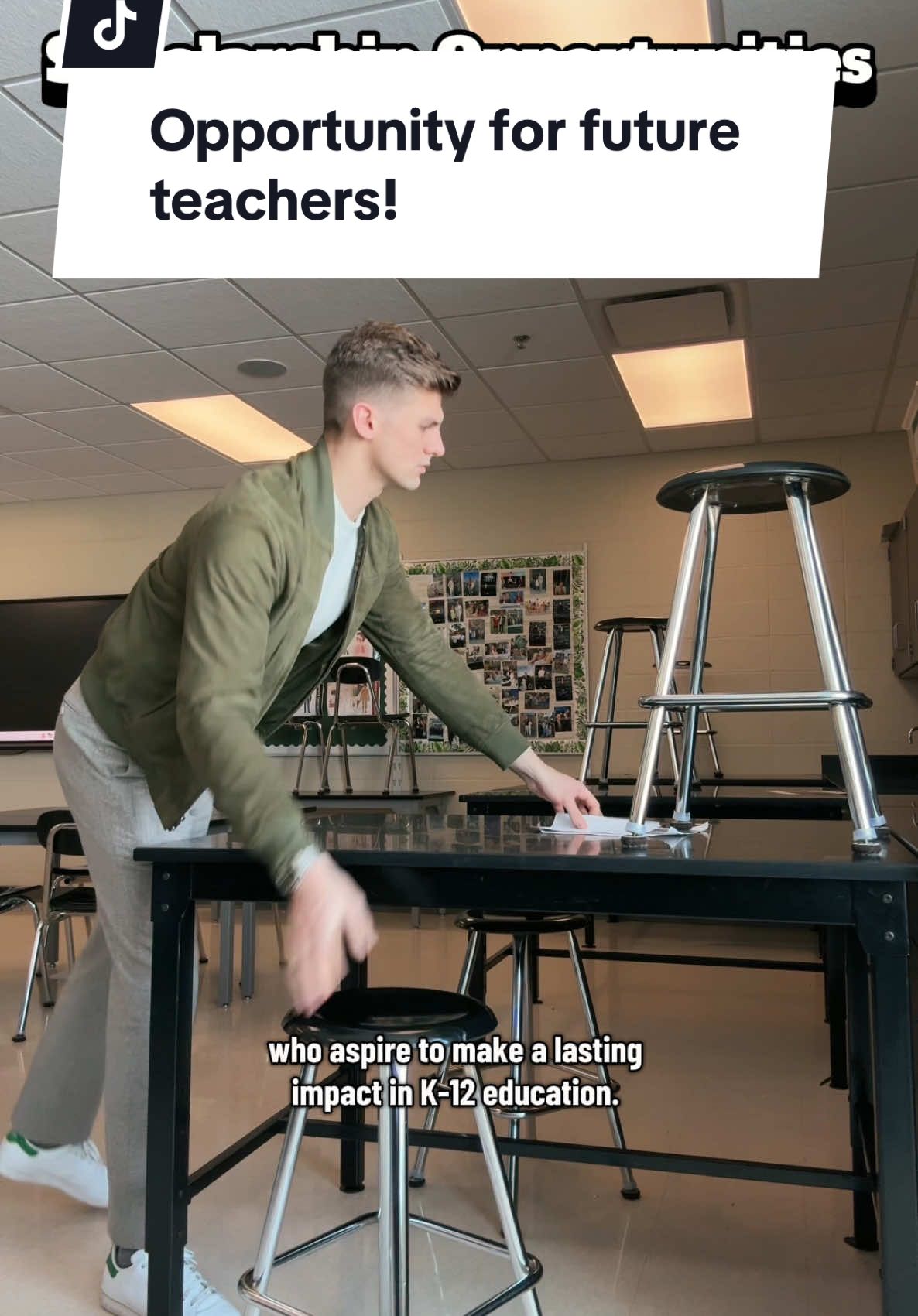 Check out these two great scholarships for future teachers #ad #teacher #teacherlife #futureteacher