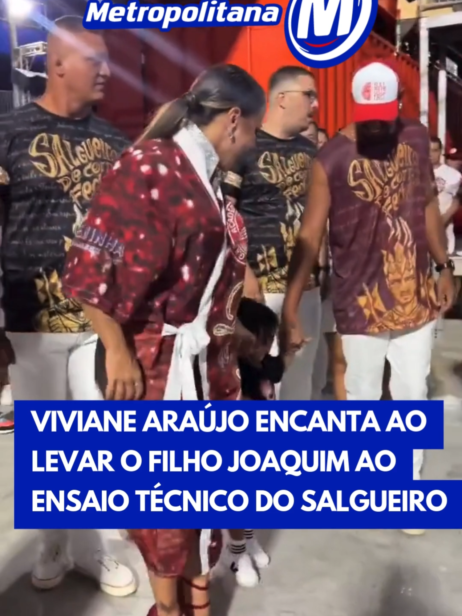 Viviane Araújo encantou ao chegar com o filho Joaquim no ensaio técnico do Salgueiro, que aconteceu no último domingo (23).