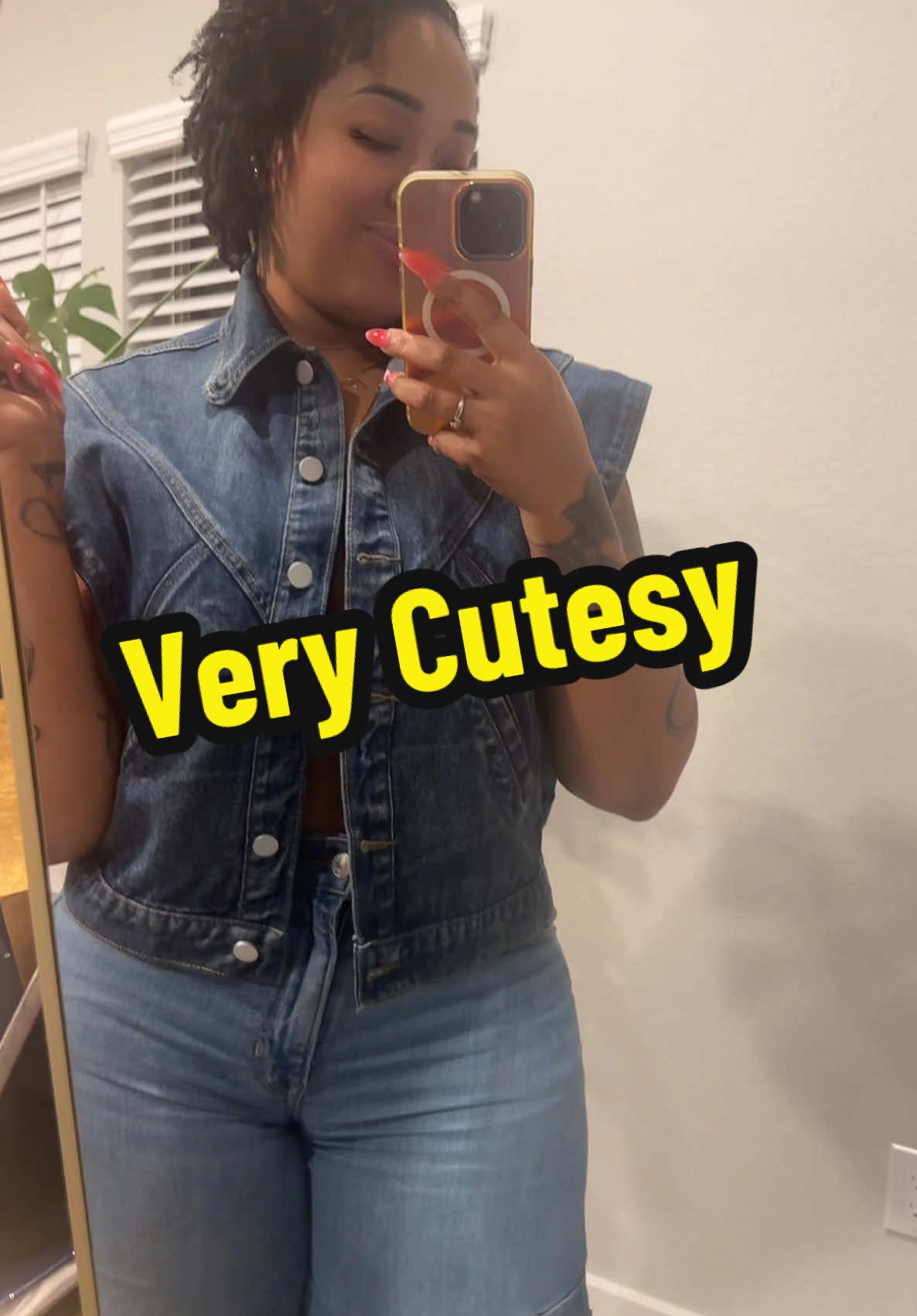 Vintage vest 🔥🔥🔥🔥♥️♥️♥️#iammrsporter #iammrsporterfinds #tiktokshop 