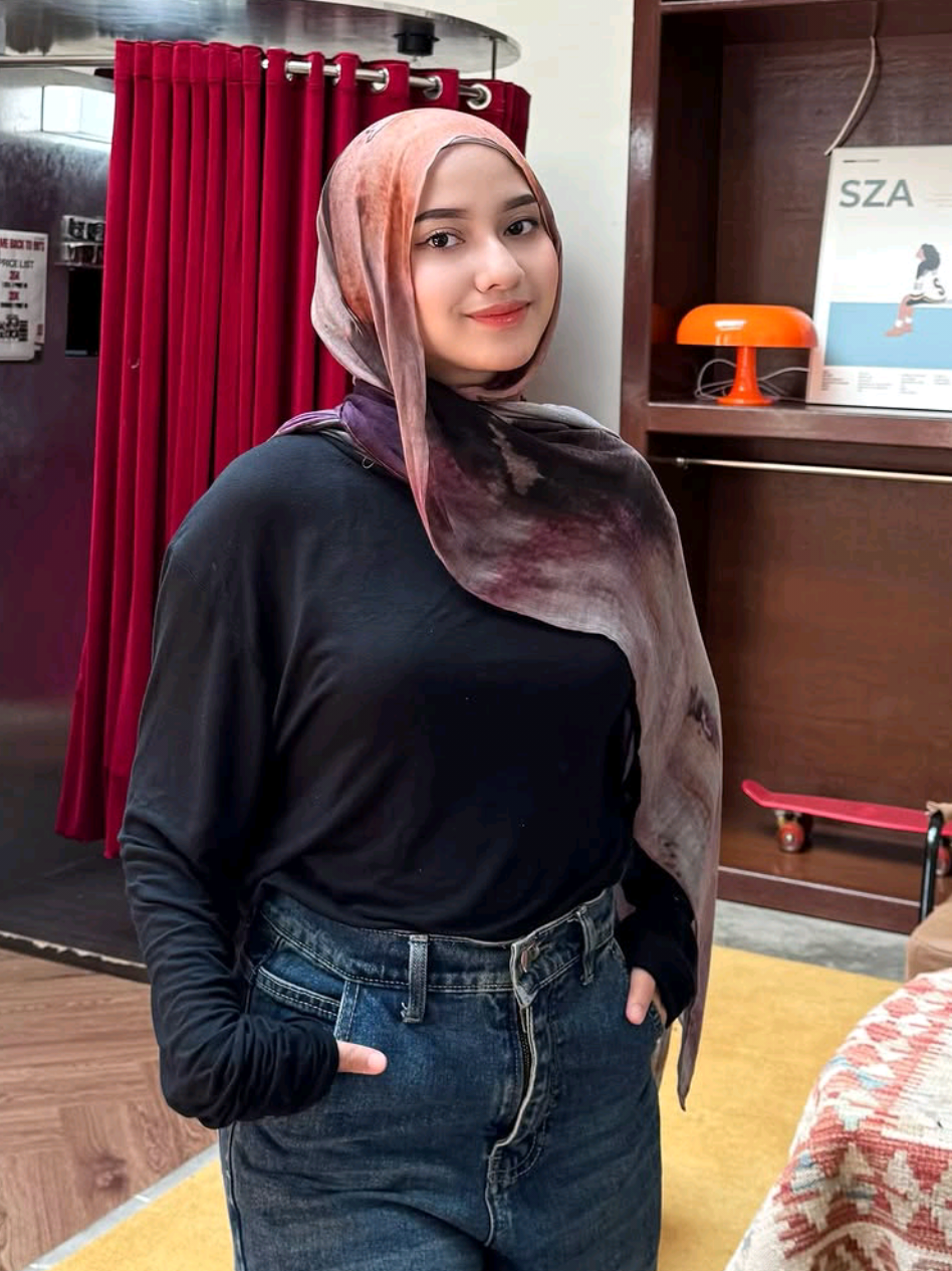 Yang aku harap malam ini adalah tentangmu, yang kuharap saat ini adalah damaimu, dan yang kuinginkan detik ini adalah bahagiamu #bidadaricantik #cantikberhijab 