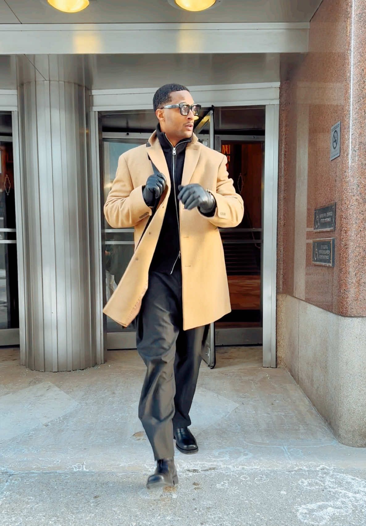 Keep it moving.. 🏃🏽💨 #interiordesign #contemporaryart #contemporary #moderndesign #modernhome #fashion #mensfashion #fashionstyle #fitcheck #rickowens #fyp #fashionable  #fashionblog #StreetFashion #fashiondiaries #sculpture #sculpting #fineart #fashionweek #fashionphotography #fashionpost  #fashiondesigner #ootdfashion  #fashiondaily #fashiondesign #fashioninspo #highfashion #vintagefashion #fallfashion #fashionstylist 