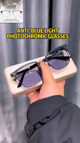 Genius Magic Photochromic Nearsighted Eyeglasses with Anti Radiation #nearsightedeyeglass #eyeglasses #gradedglasses #antiradiationglass #photochromiceyeglass 