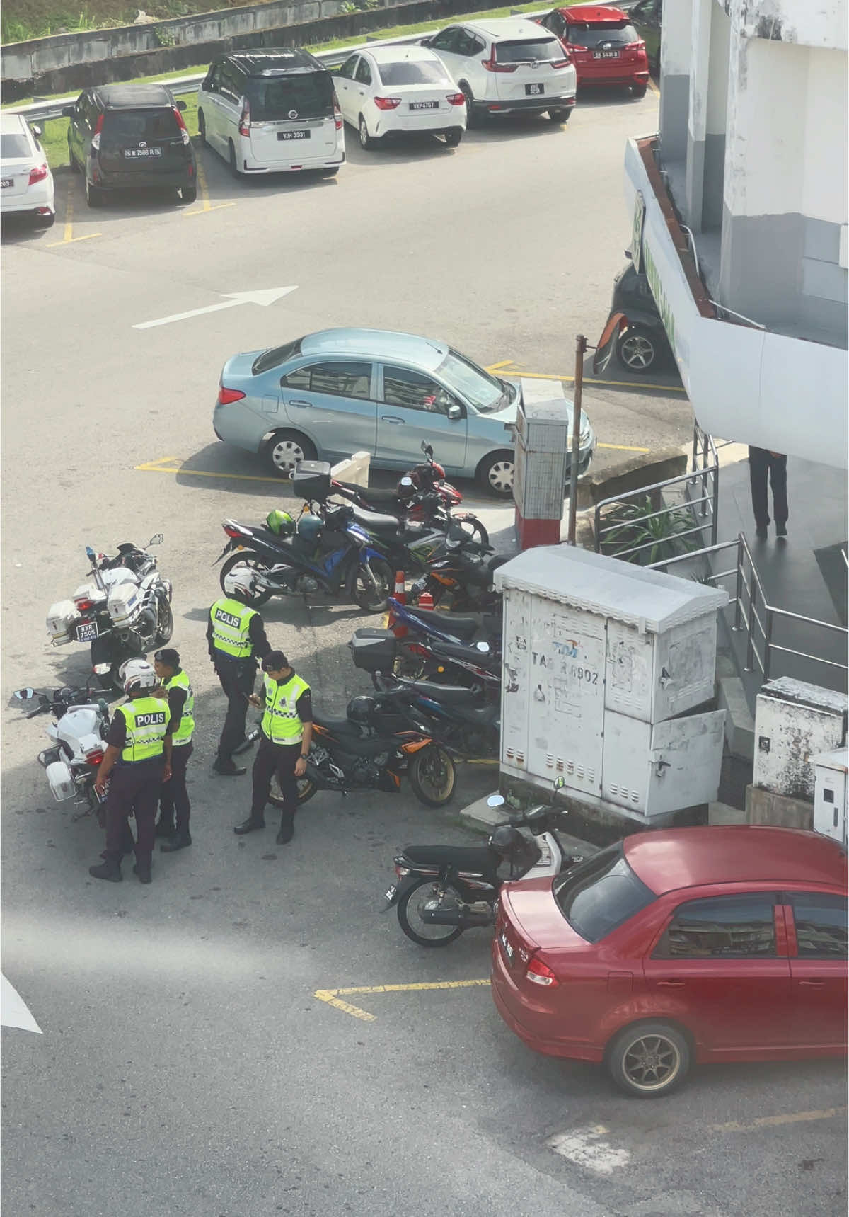 berasa tinggal m pejabat #patrol #police #pdrm #malaysia #kualalumpur 