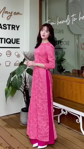 Em xinh đẹp và lung linh trong tà áo dài Việt Nam  #aodai #aodaiduyen #aodaitruyenthong #aodaitruyenthongdep #aodaidongphuc #xuhuongtiktok 