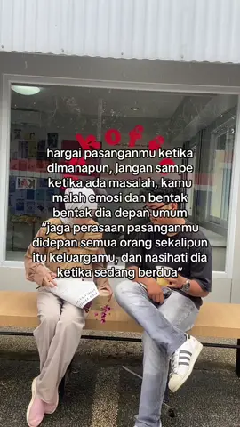 jangan sampe marahin pasangan depan keluarga