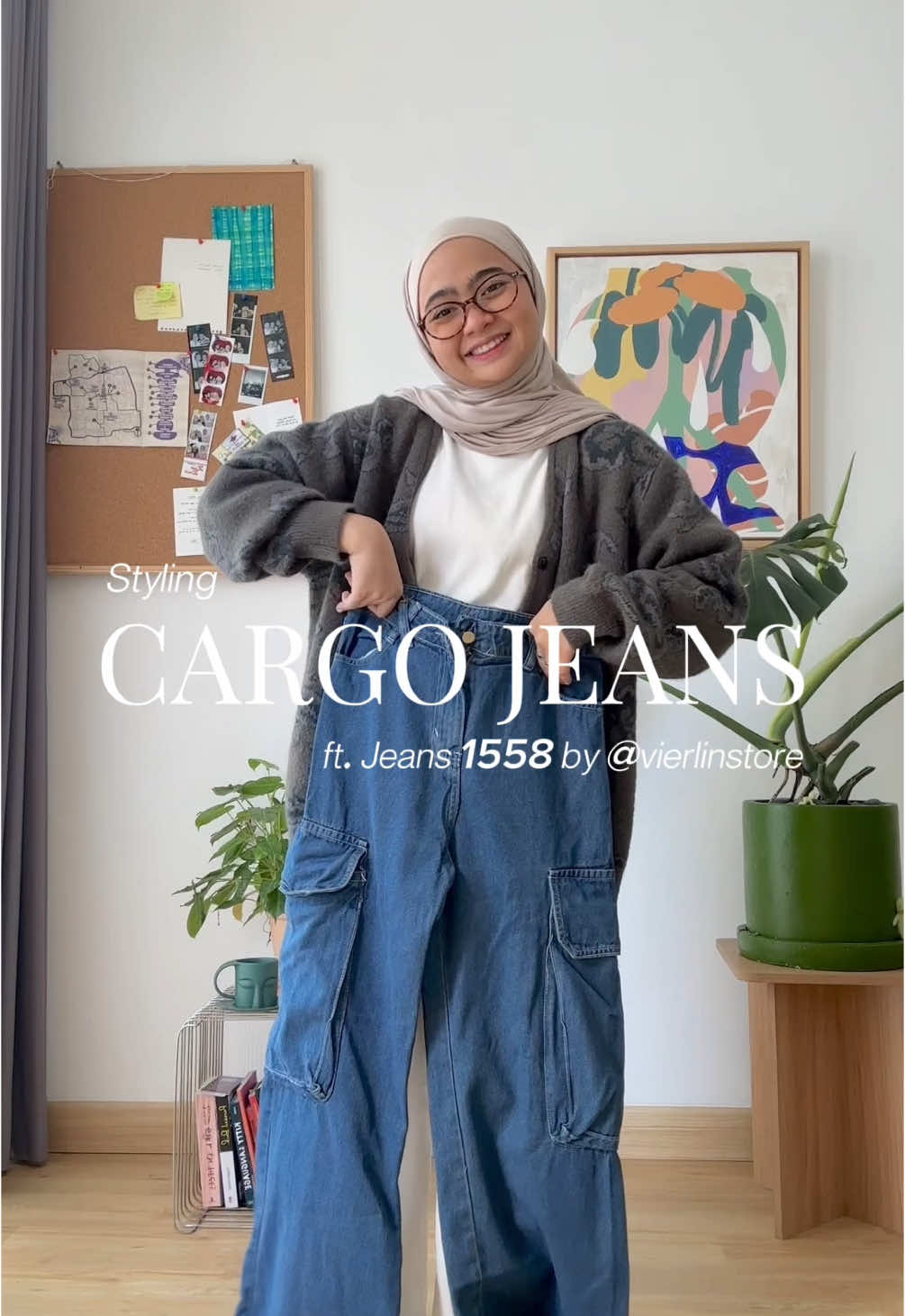 Styling cargo jeans by @VIERLIN JEANS @VIERLIN #outfit #fit #fitcheck #outfitideas #outfitinspo #OOTD #outfits #ootdhijab #hijabi #hijab #fashion #gayaditiktok #fashiontiktok #styling #stylingtips #stylingideas #pants #jeans #denim #denimyourway #cargo #cargopants 