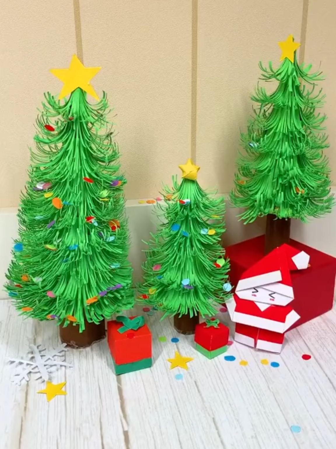 How to Make a Paper Christmas Tree #PaperChristmasTree #DIYCraft #kati #handmade