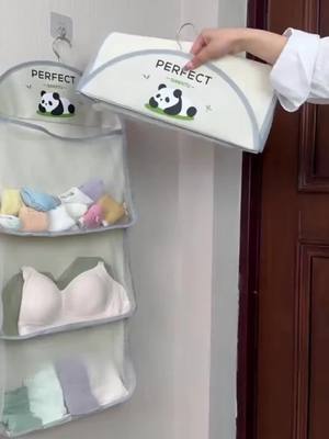 Túi lưới này rất tiện lợi để cất quần áo lót và tất! Thiết kế miệng rộng giúp lấy đồ dễ dàng.