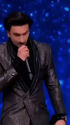 ماذا يفعل لها لتنظر له بهذا الكثير من الحب 🥹 رانفير سينغ بفضل وجود زوجتي ديبيكا حققت الكثير ووصلت ما أنا عليه الآن 🥹❤️ وكأنه يقول أنا بدونها لاشئ هي اهم و اعظم انتصاراتي ✨🤍 #tamerashour #musica #follow #tiktok_india #tik_tok #fypdongggggggg #fypシ゚ #foruyou #funny #fypp #freefire #vairal #f #story #loveyou #video  #اكسبلور #تصميم_فيديوهات🎶🎤🎬 #اغاني #حب #فيديوهات  #هندي #الشعب_الصيني_ماله_حل😂😂 #الشغب_الصيني_مال_حال 