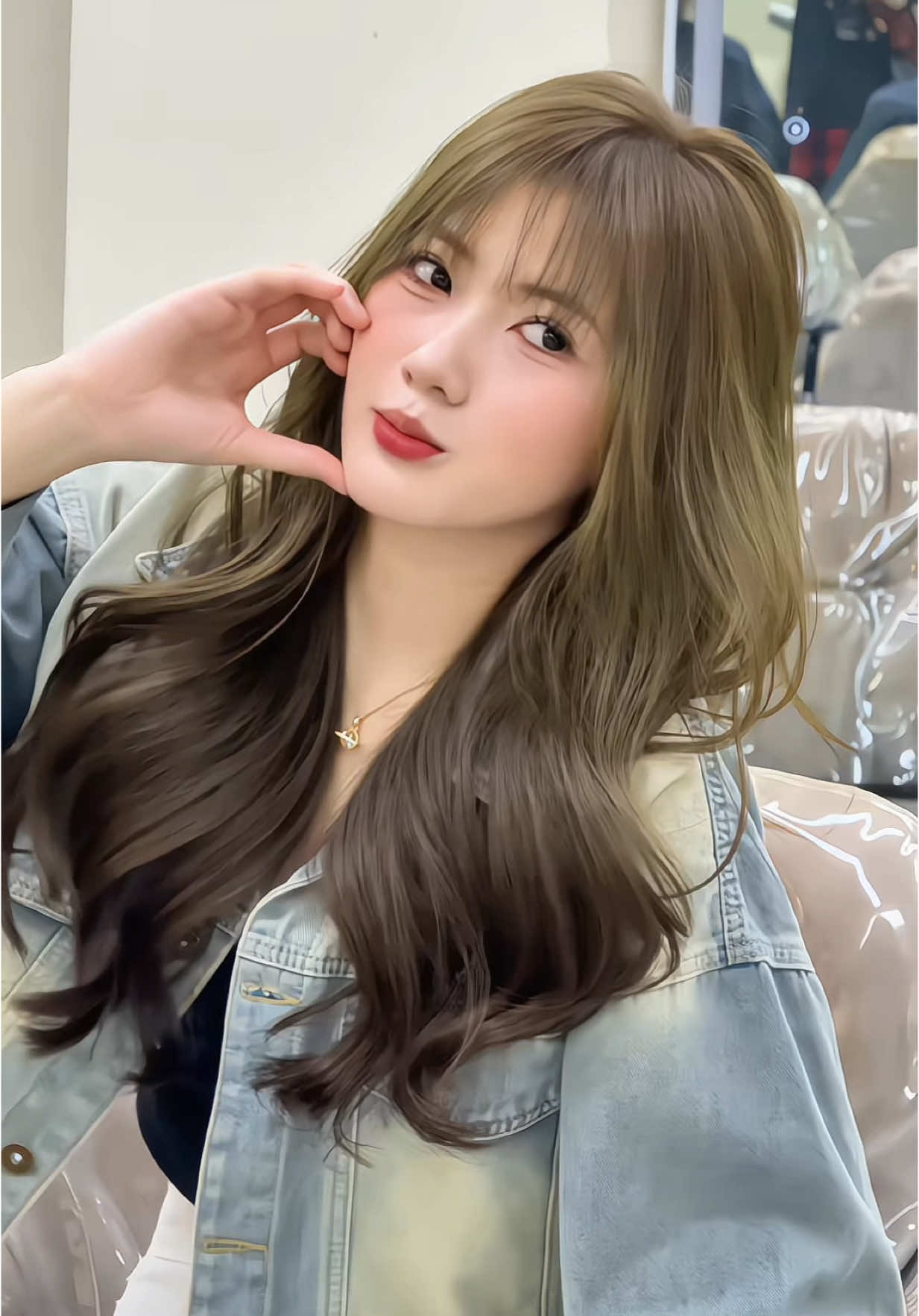 Đưa bàn tay anh nắm , anh dắt em đi làm tóc nào🥰🥰 #hottrend #haircut #salon #2025 