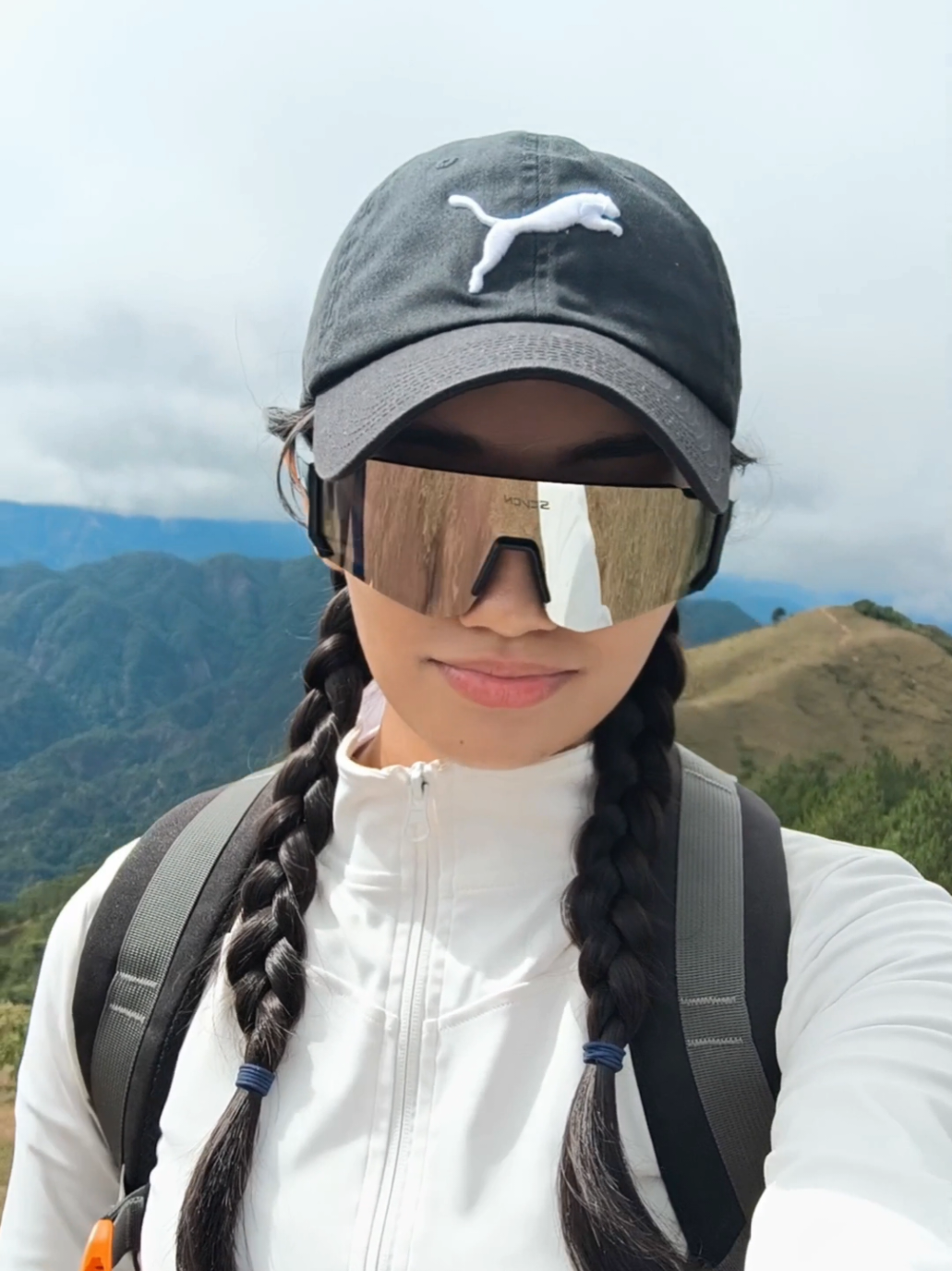 it's giving 🕶️  #recommendations #outdoorgear #sunglasses #hikeessentials #hiketok #CapCut 