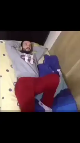 Aykut elmas uyumaya çalışıyor 163/200