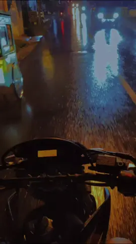 vibes ujan ujanan emang paling the best #galaustory #masukberanda #foryoupage #foryou #fypシ゚viral #supermoto #sadstory #malam #crf150l #wr #klx #crf