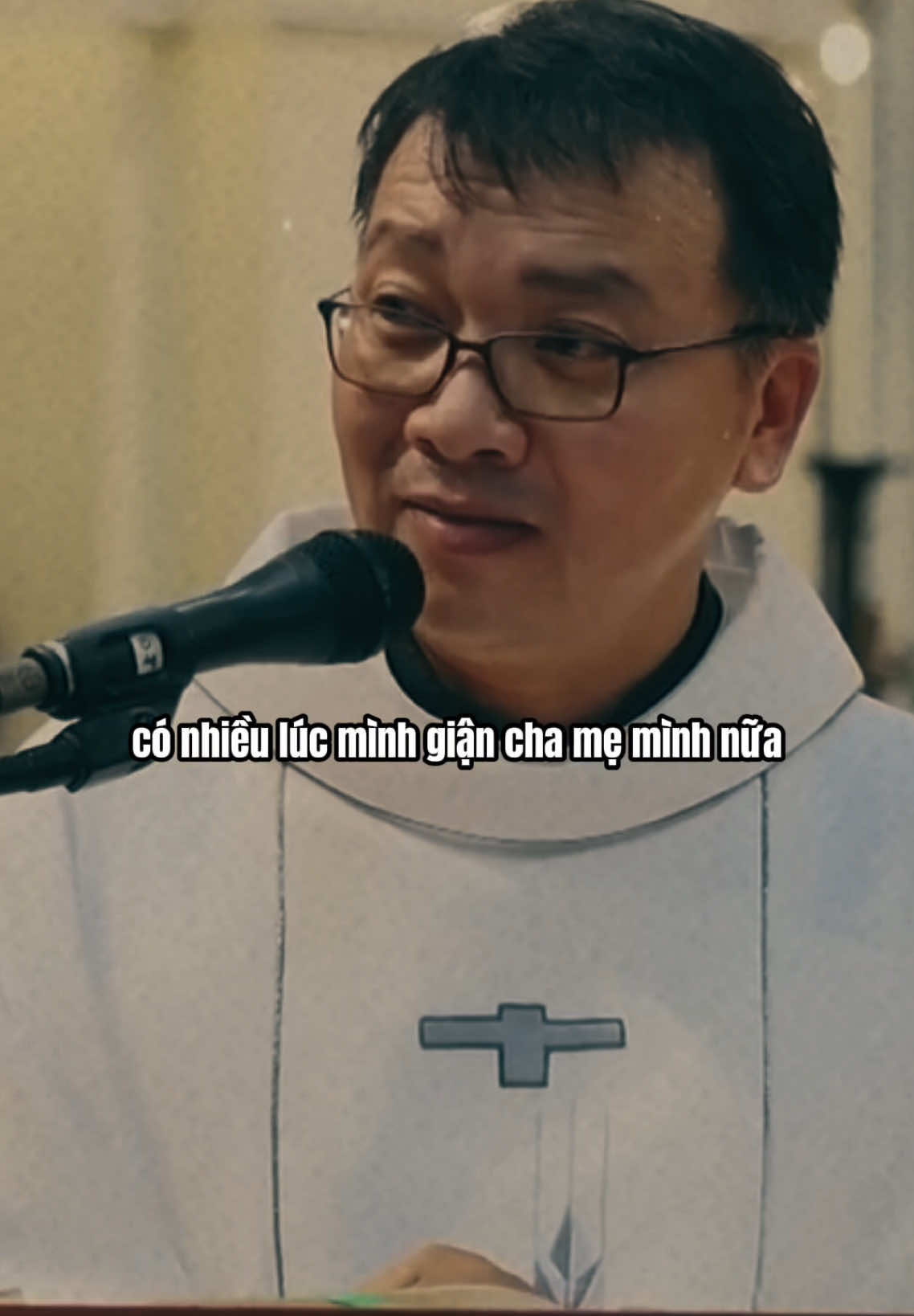 Có nhiều lúc mình giận cha mẹ mình vì cha mẹ không làm theo ý mình 😔  #chame #linhmucphuongdinhtoai #binhan #binhancatholic #catholictiktok 