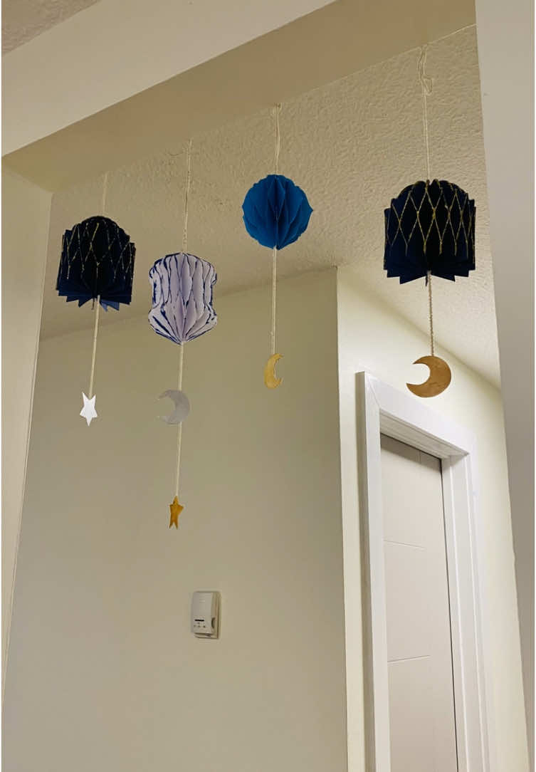 “#DIY Ramadan Paper Lantern Garland | Beautiful & Easy Ramadan Decor #Ramadan #ramadandecoration #ramadankembalikuat #ramadan2025 #ramadandecor #islamicwallart #arabic #papercraft #fy #tiktok 