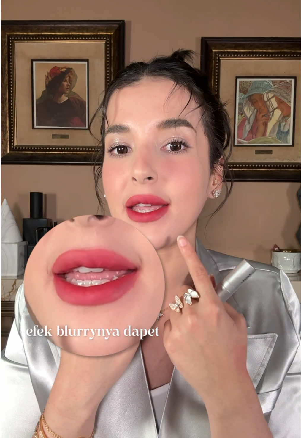 Replying to @wulansg  Banyak bgt yg nanyain lip aku disini aku pake lip velvet dari AZZURA tapi jujurly rasanya ga kayak pake lip velvet sama sekali lebih kayak lip matte