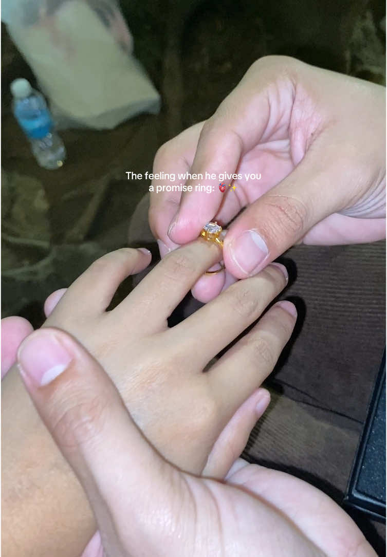 The feeling when he gives you a promise ring: 🫀🥹 #promisering #ringforher #giftforher #anniversarygift #giftforyou 