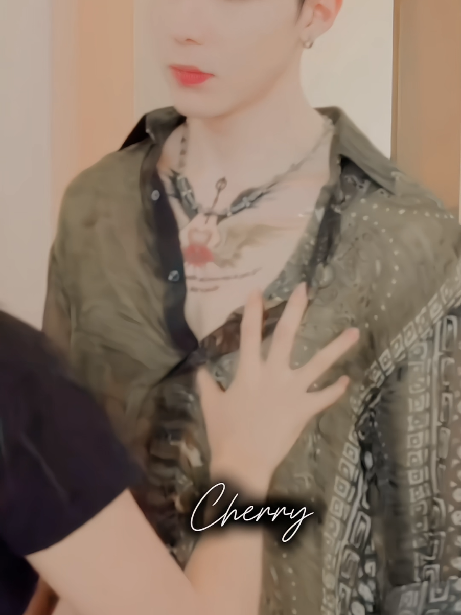 :Liệu Mã Ca có cứu Kiều 1 lần nữa không 🤔🤔 P/s:Không biết ảnh là người tốt hay xấu nhưng mà điều trước mắt là ảnh đẹp trai🤣🤣🤣#trunghuy #duongchauuyen #nangkieulobuoc #phimngan #xuhuong #trending #fyp #phimvietnam #tiktok #viralvideo #phimhay #yeah1 