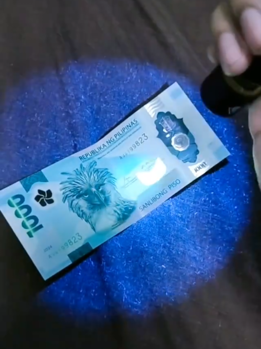 ALONEFIRE UV Flashlight Fake Money Detector 