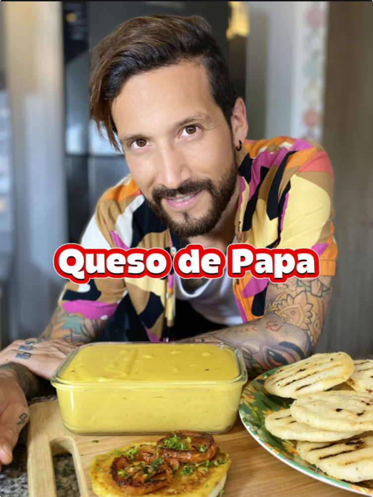 😱🧀QUESO DE PAPA 🥔 PAPARELLA 🤤 Con esta receta te quedará más fácil “dejar” el queso! Así se hace el queso de Papa en casa, toma nota y hazlo la próxima vez que entres a la cocina Vas a necesitar: 🌱1kilo de papa (sabanera es mejor) 🌱1/2 cucharada de sal marina  🌱1litro y 1/3 de taza de agua 🌱1/3 de aceite de oliva o aceite vegetal  🌱2 dientes de ajo 🌱2 cucharadas de zumo de limón natural 🌱1/2 cucharada de cúrcuma  🌱 1/2 cucharada de paprika  👉 Te quedaron dudas del procedimiento?  Repite el video cuantas veces sea necesario 😛 #quesovegano #paparella #quesos #recetasfaciles #vegancheese #plantbased 