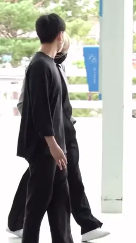 Rosé airport fashion ❤️#rosé #airport #fashion 