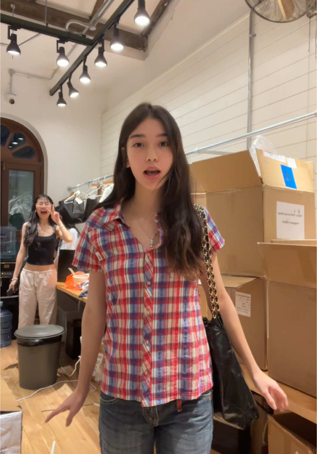 work ootd 👔🥰 #brandymelville #brandysg #cheesecakefactorybread 