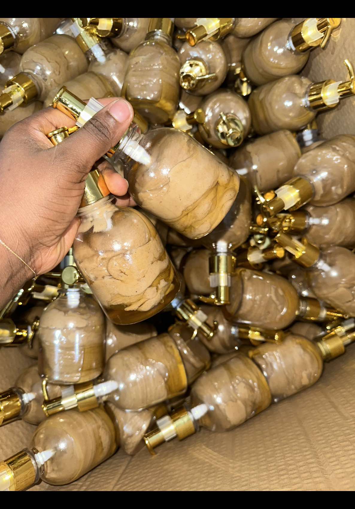 Nous somme situé au marché Cocovico pharmacie 8ème tranche 😍😍😍😍 Gigi la meilleure référence 🥰