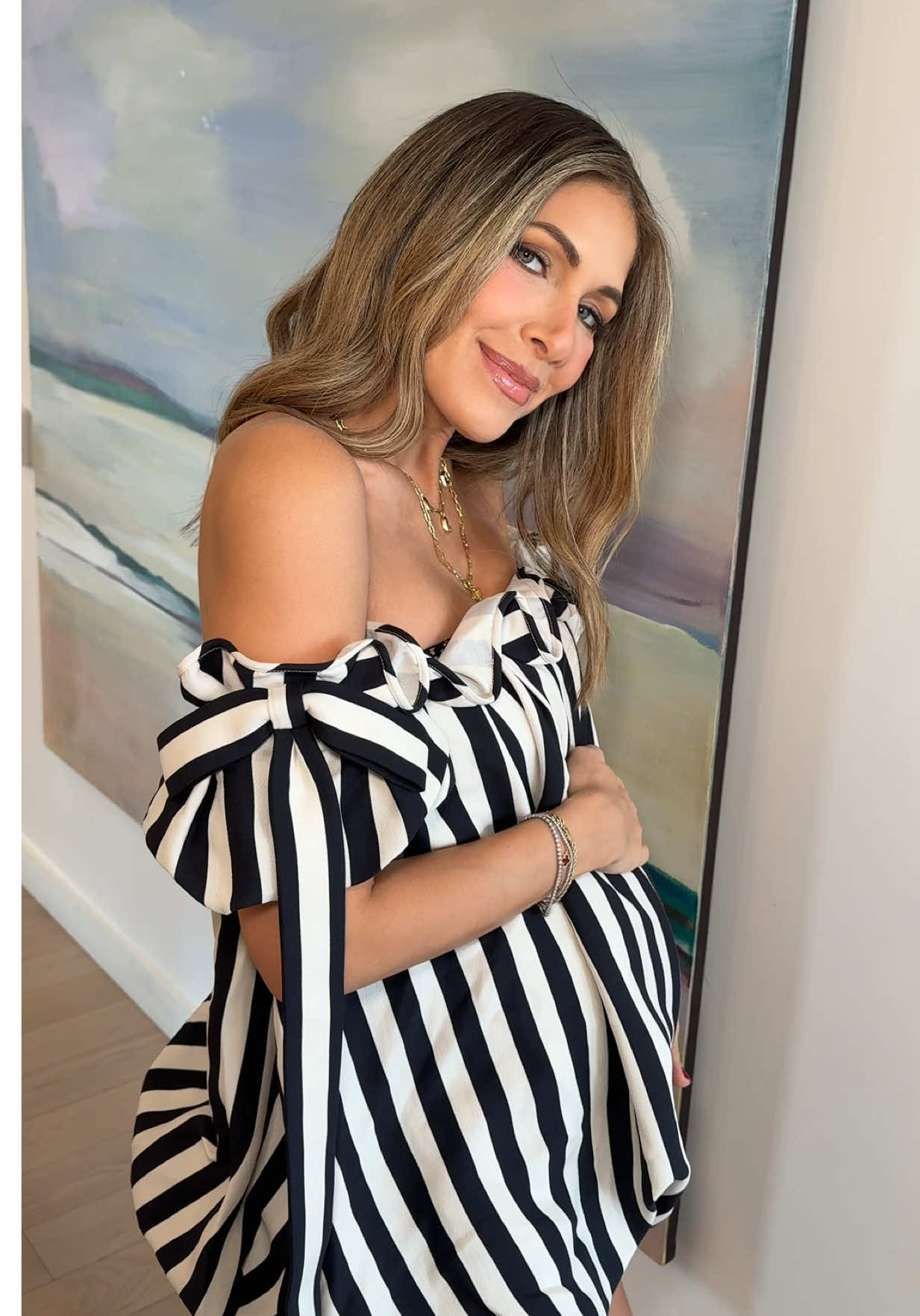 🎀❤️ GLAM :  @thefacebykase #annagalazka  #fashion #fashiontiktok #fashiontok #outfitinspo #pregnantlife #pregnancyjourney #pregnancy #pregnant #pregnantlife #stylesnap #style #ootdinspo #mylook #styleinspo #styleme #mylooktoday #fashion101 #fashionedit #fashionfavorites #styletok  